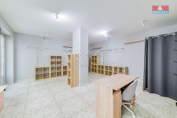 Pronájem obchodního prostoru, Mariánské Lázně, Hlavní třída, 31 m2