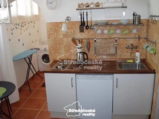 Pronájem bytu 1+kk, Praha - Holešovice, U Pergamenky, 28 m2