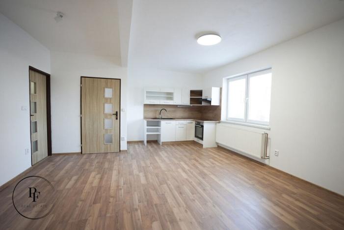 Pronájem bytu 3+kk, Dlouhá Lhota, 78 m2