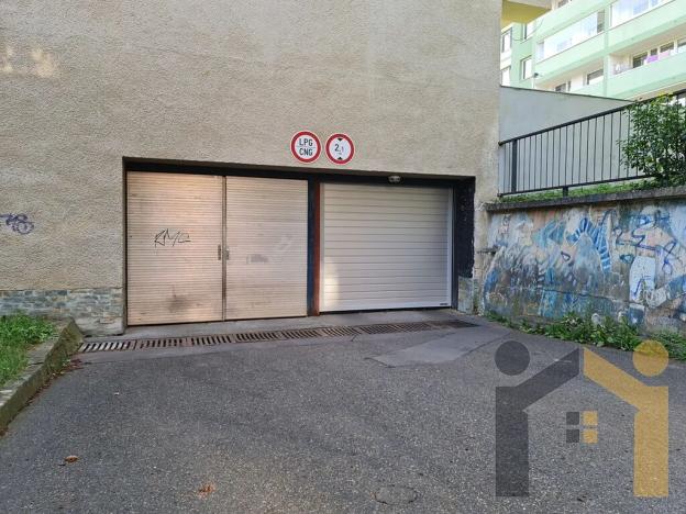 Prodej garážového stání, Praha - Motol, U Homolky, 20 m2