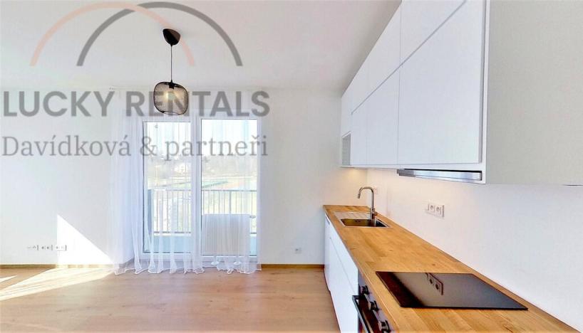 Pronájem bytu 1+kk, Praha - Hloubětín, Za černým mostem, 32 m2