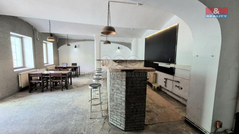 Pronájem obchodního prostoru, Kladno, T. G. Masaryka, 157 m2