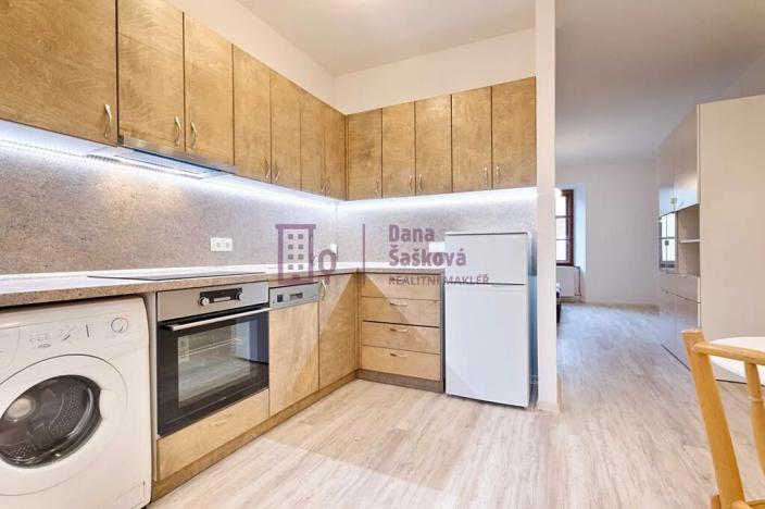 Pronájem bytu 1+kk, Jindřichův Hradec, Kostelní, 36 m2