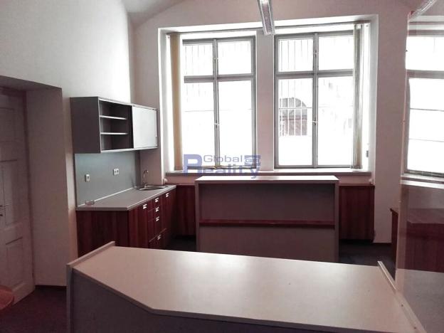 Pronájem kanceláře, Hradec Králové, Velké náměstí, 17 m2