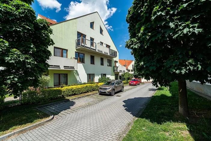Pronájem bytu 3+kk, Praha - Dubeč, Netlucká, 85 m2