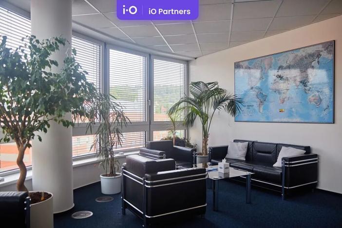 Pronájem kanceláře, Praha - Smíchov, Plzeňská, 1121 m2