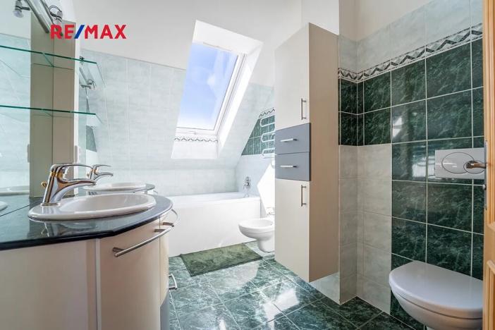 Prodej rodinného domu, Chrášťany, 175 m2