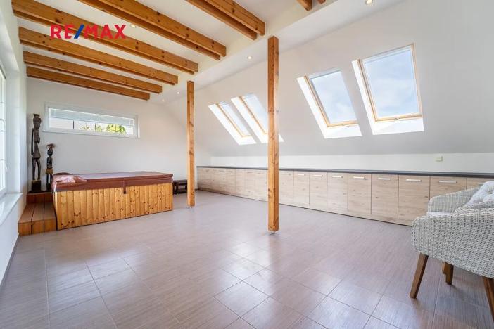 Prodej rodinného domu, Chrášťany, 175 m2