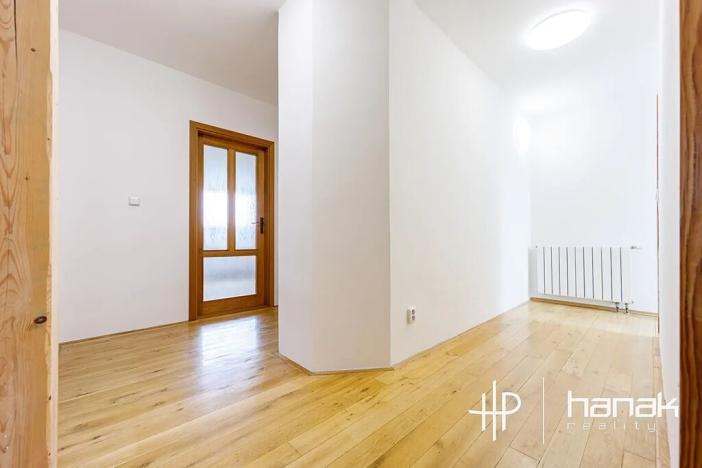 Prodej rodinného domu, Hněvotín, 240 m2