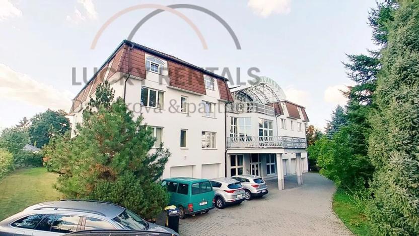 Pronájem bytu 2+kk, Průhonice, U Křížku, 42 m2