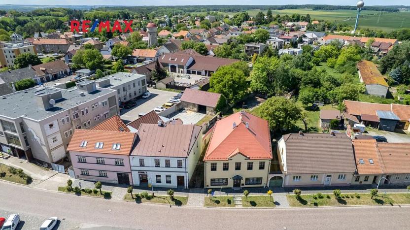 Prodej rodinného domu, Týnec nad Labem, Masarykovo náměstí, 142 m2
