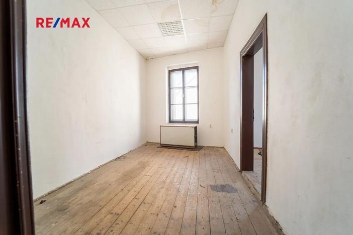 Prodej rodinného domu, Týnec nad Labem, Masarykovo náměstí, 142 m2