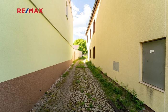 Prodej rodinného domu, Týnec nad Labem, Masarykovo náměstí, 142 m2