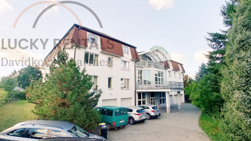 Pronájem bytu 2+kk, Průhonice, U Křížku, 42 m2