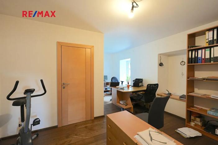 Prodej rodinného domu, Lomnice, 298 m2