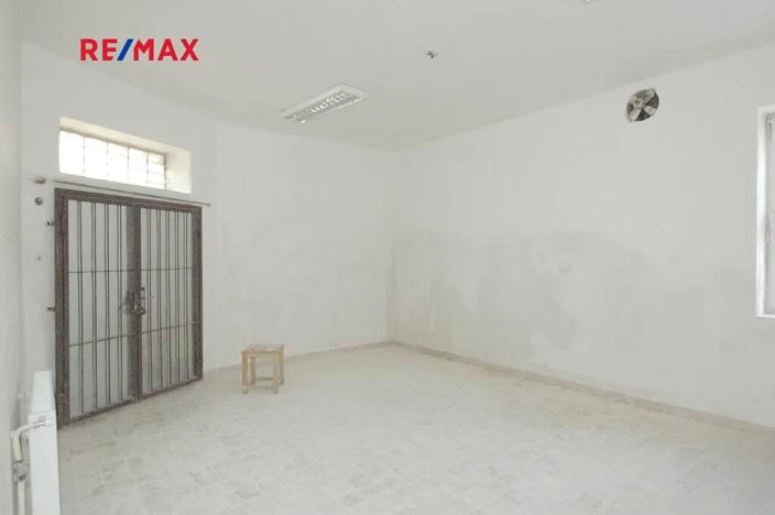 Prodej obchodního prostoru, Hostouň, Chodské náměstí, 499 m2