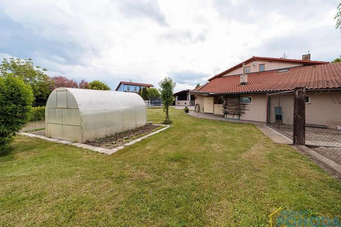 Prodej rodinného domu, Klešice, 365 m2