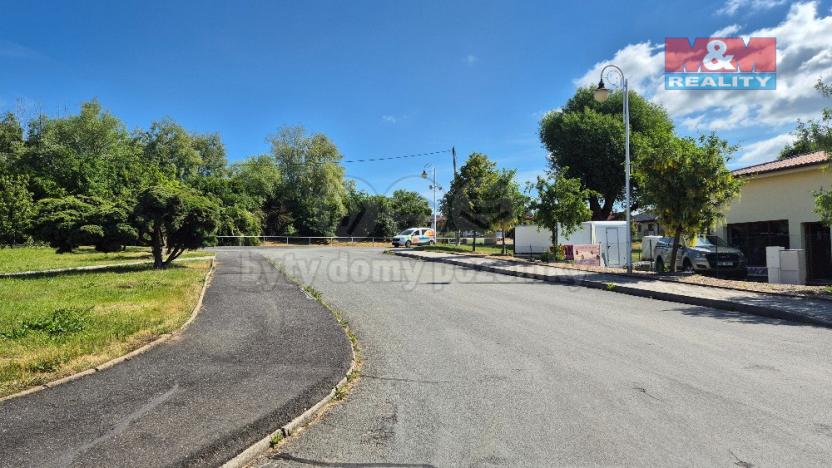 Prodej pozemku pro bydlení, Hrušovany, 30076 m2