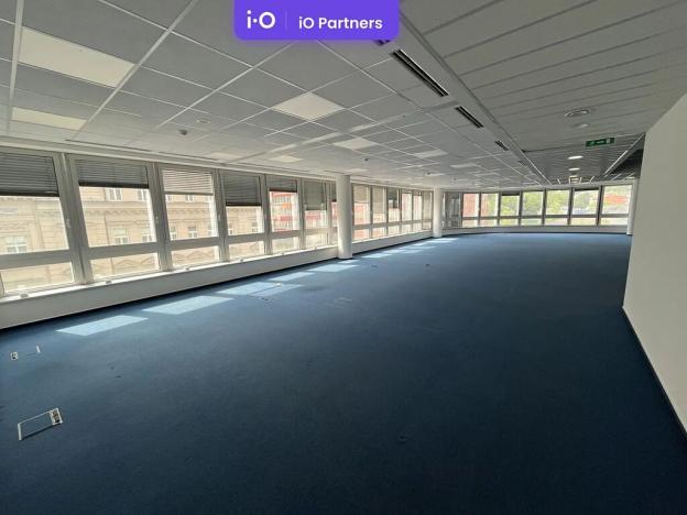 Pronájem kanceláře, Praha - Smíchov, Plzeňská, 446 m2