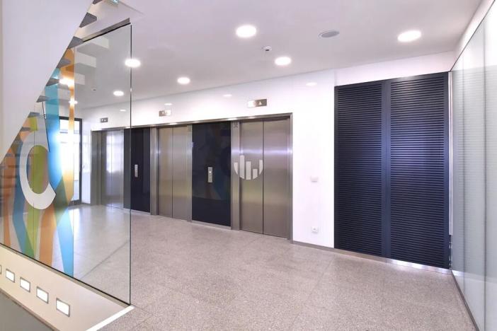 Pronájem kanceláře, Praha - Stodůlky, Bucharova, 534 m2