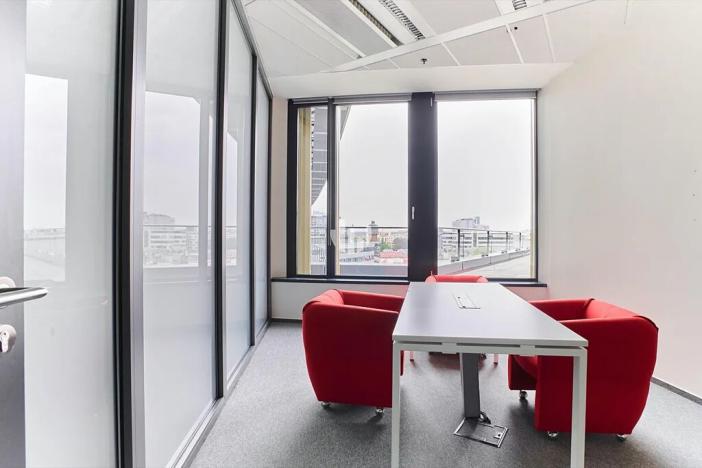 Pronájem kanceláře, Praha - Nusle, Pikrtova, 887 m2