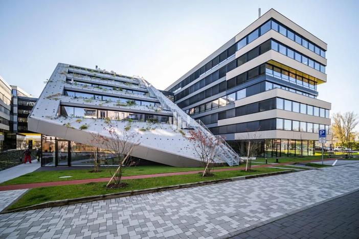 Pronájem kanceláře, Praha - Libeň, Menclova, 1380 m2