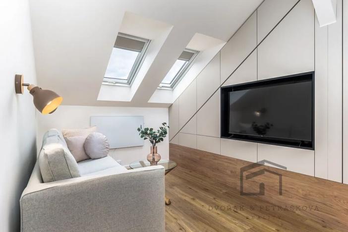Pronájem bytu 2+kk, Praha - Nusle, U křížku, 41 m2