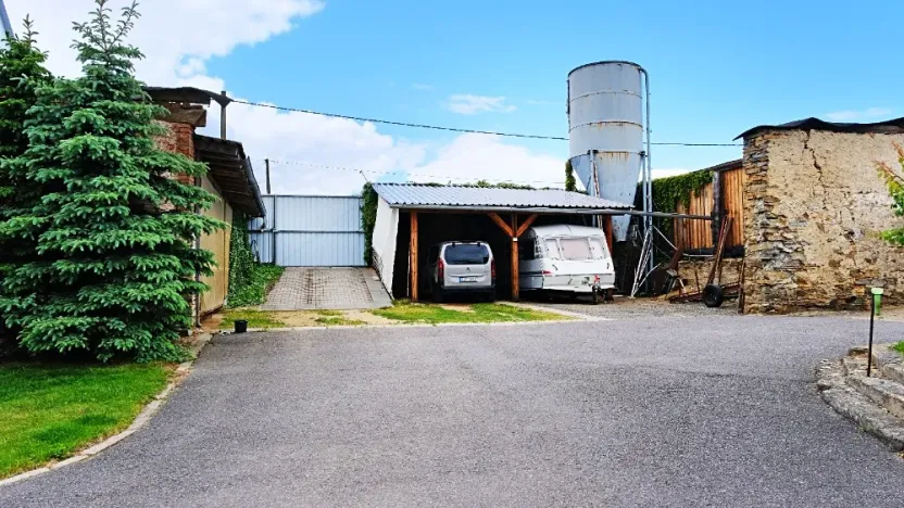 Prodej rodinného domu, Dešov, 1224 m2