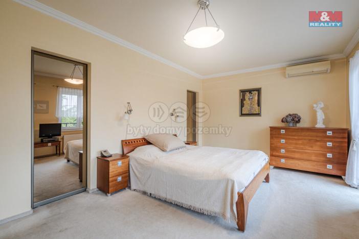 Prodej rodinného domu, Týnec nad Labem - Vinařice, 300 m2