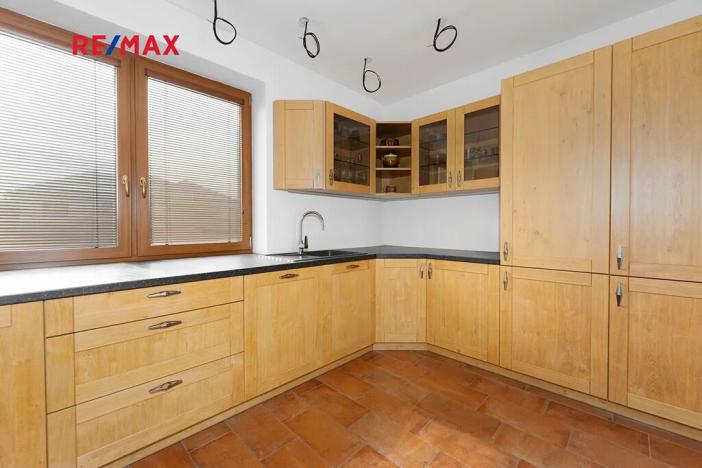 Prodej rodinného domu, Bánov, 197 m2