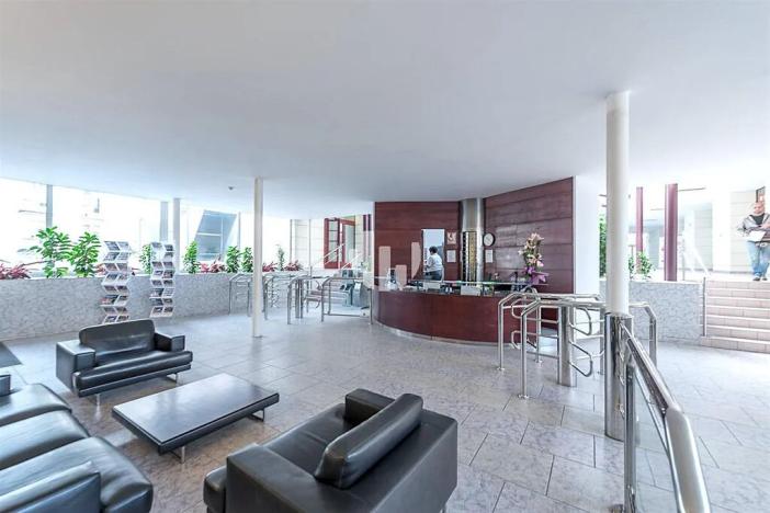 Pronájem kanceláře, Praha - Karlín, Sokolovská, 554 m2