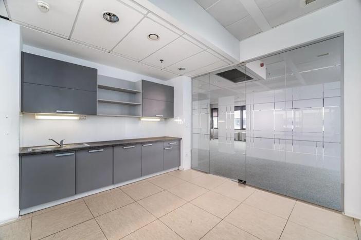 Pronájem kanceláře, Praha - Prosek, Prosecká, 1106 m2