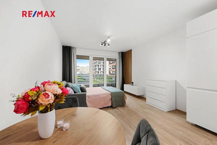 Pronájem bytu 1+kk, Praha - Hloubětín, Poděbradská, 37 m2
