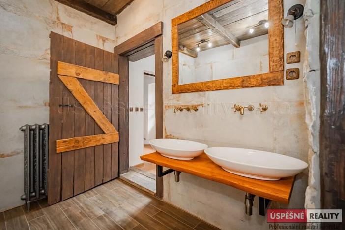 Prodej rodinného domu, Chožov, 737 m2