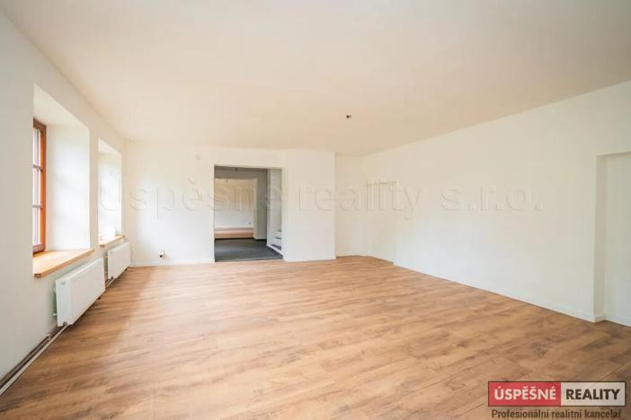 Prodej rodinného domu, Chožov, 737 m2