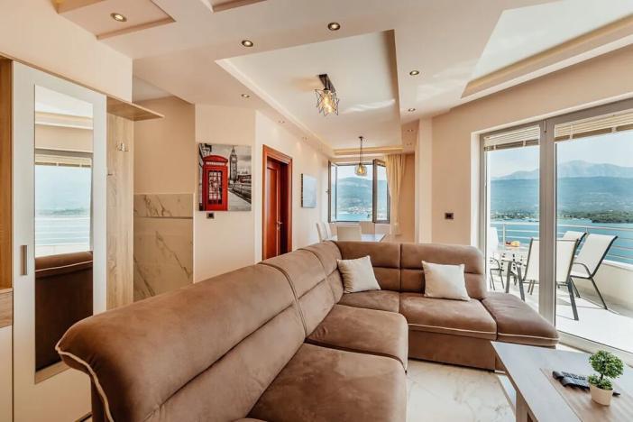 Prodej bytu 3+kk, Tivat, Černá Hora, 64 m2