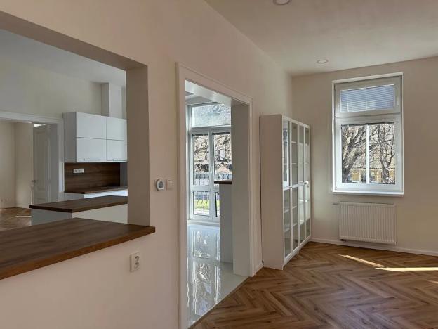 Prodej bytu 4+1, Děčín, Husovo nám., 156 m2