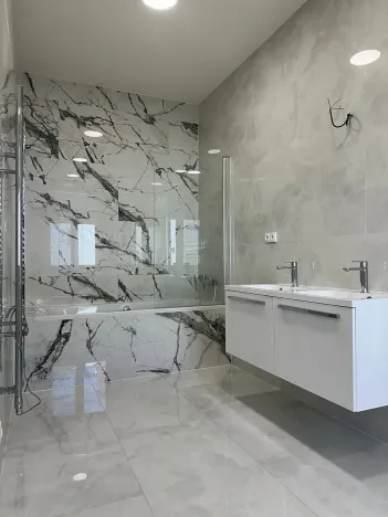 Prodej bytu 4+1, Děčín, Husovo nám., 156 m2