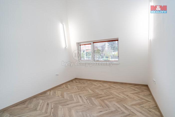 Pronájem obchodního prostoru, Okrouhlo, 1076 m2