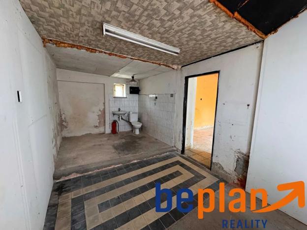 Prodej obchodního prostoru, Karlovy Vary, Závodu míru, 59 m2