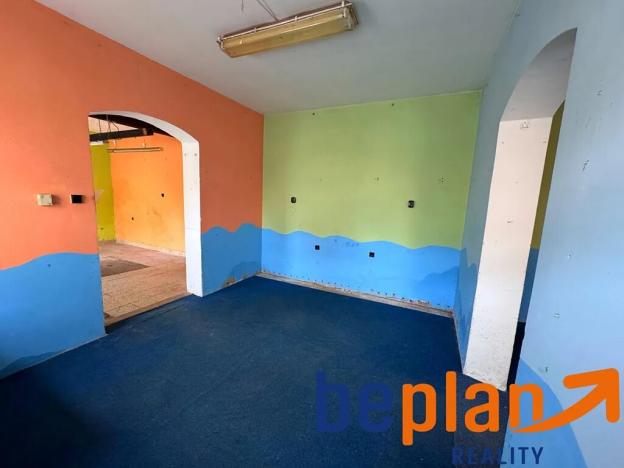 Prodej obchodního prostoru, Karlovy Vary, Závodu míru, 59 m2