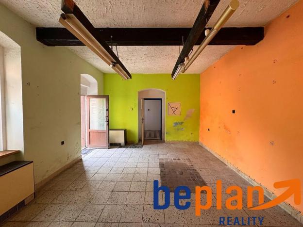 Prodej obchodního prostoru, Karlovy Vary, Závodu míru, 59 m2