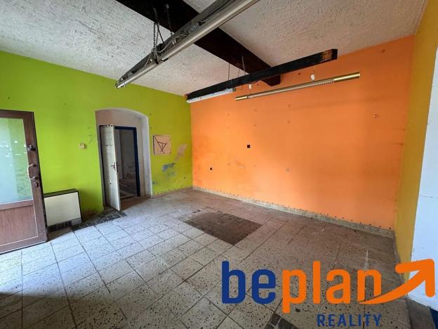 Prodej obchodního prostoru, Karlovy Vary, Závodu míru, 59 m2