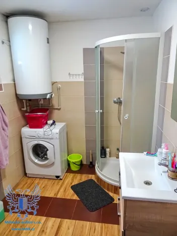 Prodej komerční nemovitosti, Střemy, 410 m2