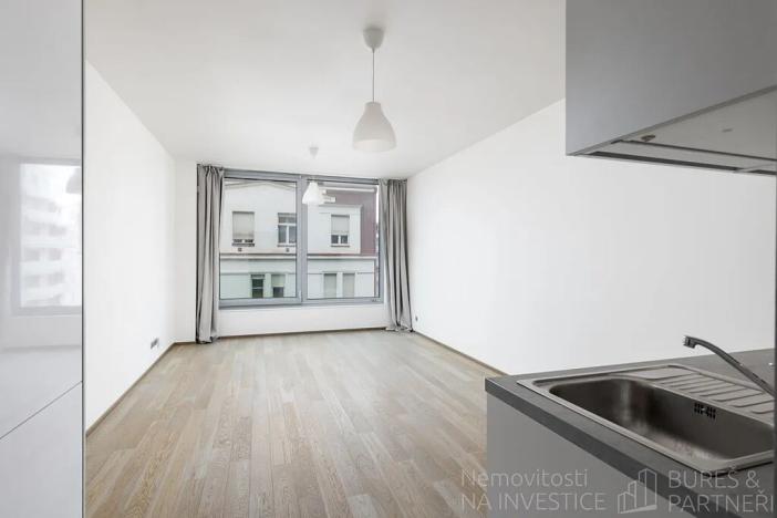 Pronájem bytu 1+kk, Praha - Libeň, Kurta Konráda, 35 m2