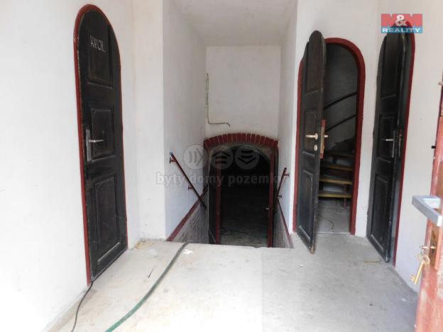 Prodej vinného sklepa, Moravany, 200 m2