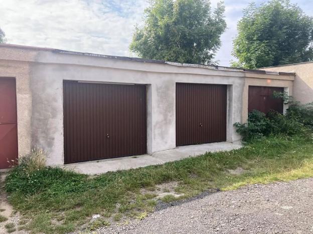 Pronájem garáže, Kladno, U Cihelny, 20 m2