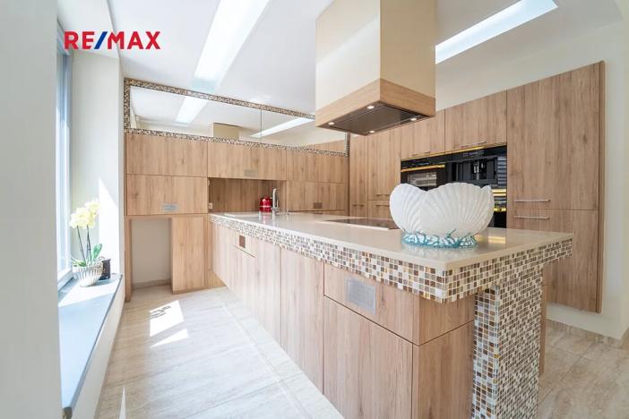 Prodej rodinného domu, Chrudim, Pobřežní, 197 m2