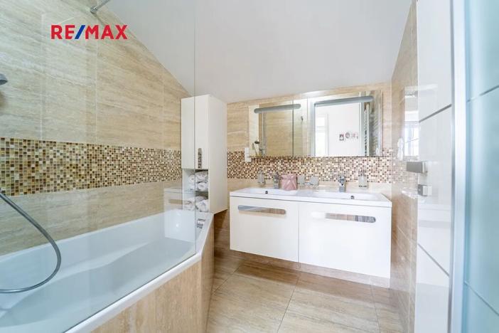 Prodej rodinného domu, Chrudim, Pobřežní, 197 m2