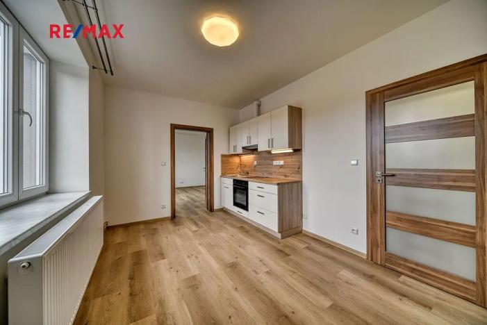 Pronájem bytu 1+1, Poděbrady, Mánesova, 44 m2